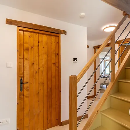 Confortable A La Campagne, 2 Chambres, Vue Degagee - Fr-1-622-118 *