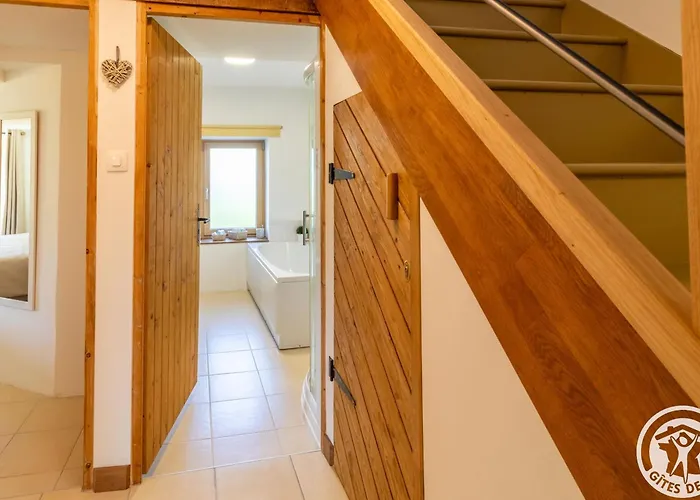 Hébergement de vacances Confortable à La Campagne, 2 Chambres, Vue Dégagée - Fr-1-622-118 *